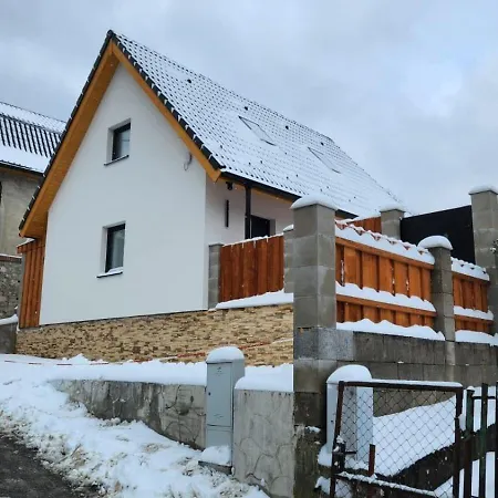 Domcek Pod Salasom Finska Sauna A Kupacia Kada Zliechov