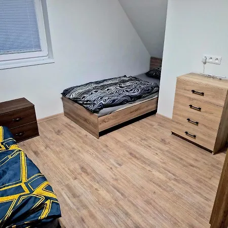 Domcek Pod Salasom Finska Sauna A Kupacia Kada * Zliechov