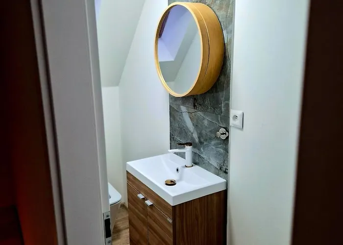 Domcek Pod Salasom Finska Sauna A Kupacia Kada * Zliechov